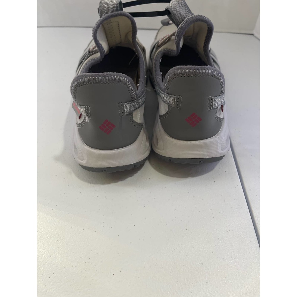 Women’s Columbia  shoes size 8.5‎